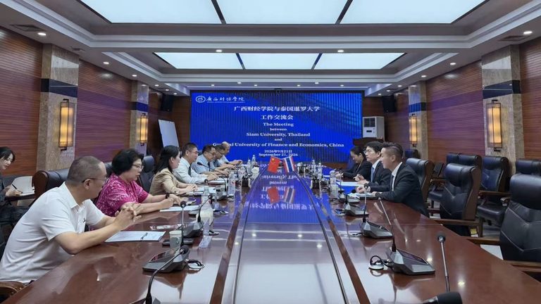 广西财经学院副校长唐红祥会见暹罗大学代表团