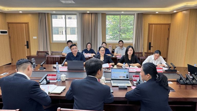 暹罗大学代表团与广西工商职业技术学院座谈