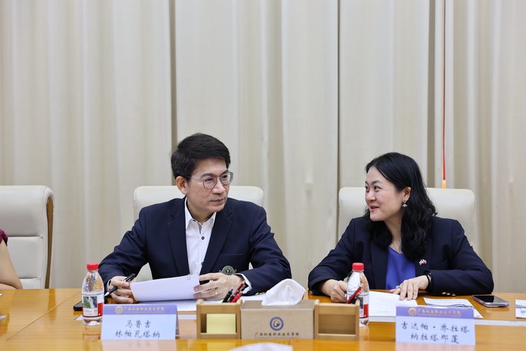 交流座谈会现场