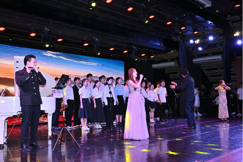 压轴节目话剧·合唱·民乐《大河与明月》